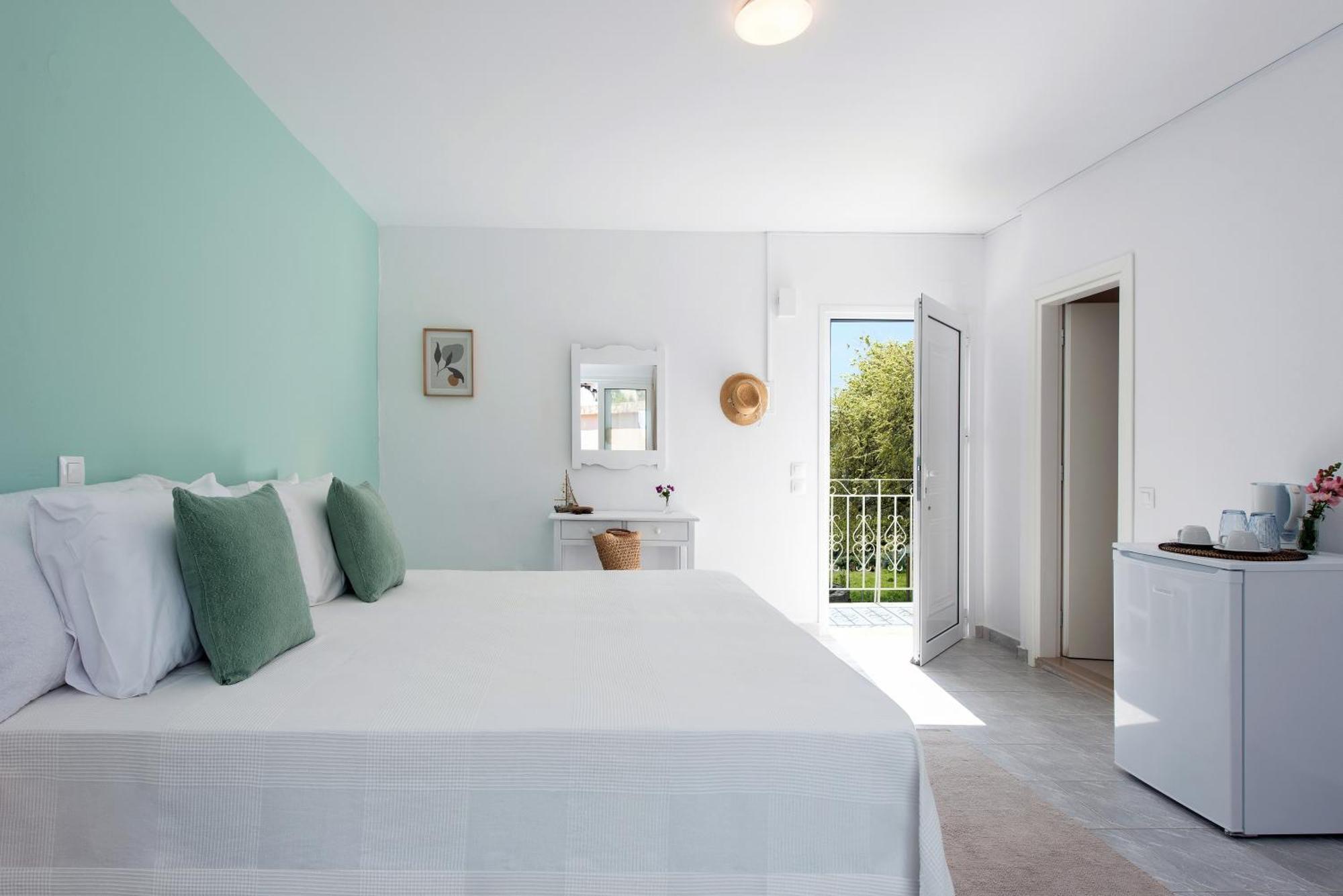 Nisea Apartments Ypsos Eksteriør bilde