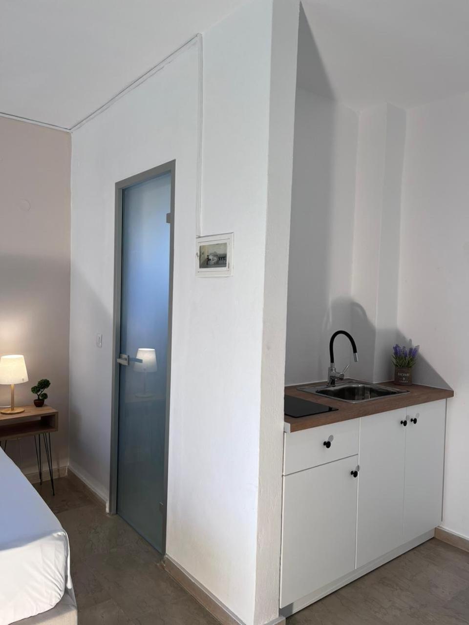 Nisea Apartments Ypsos Eksteriør bilde