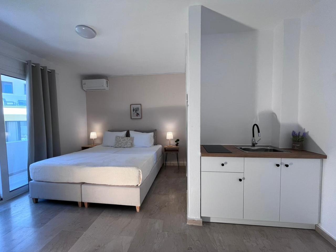 Nisea Apartments Ypsos Eksteriør bilde